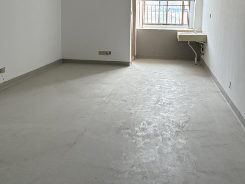 Homogeneous through-colour flooring