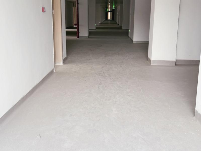 Homogeneous through-colour PVC flooring